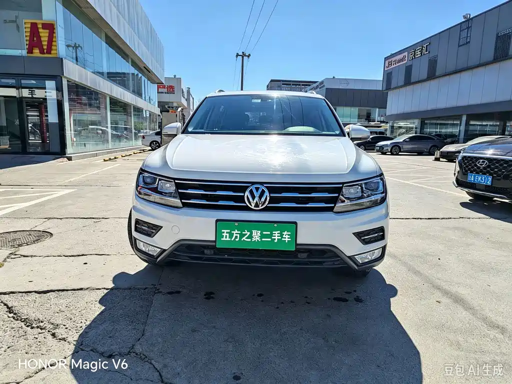 Volkswagen Tiguan L — фото 3