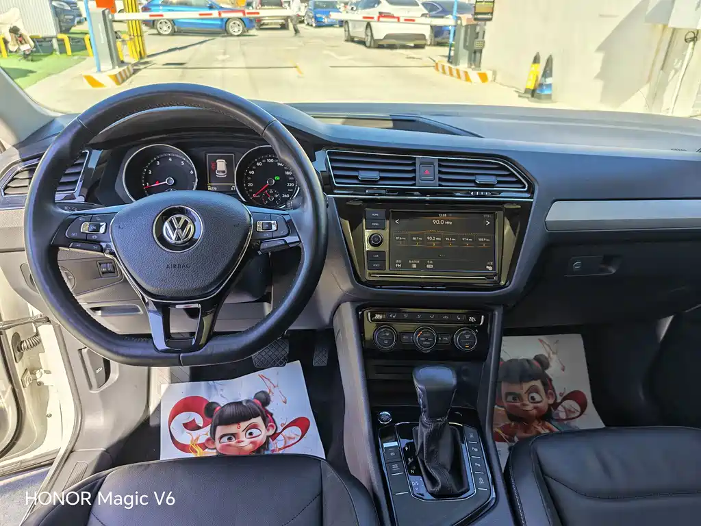 Volkswagen Tiguan L — фото 4