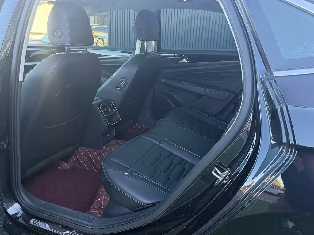Volkswagen Passat — фото 9