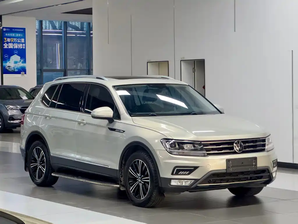 Volkswagen Tiguan L — фото 3