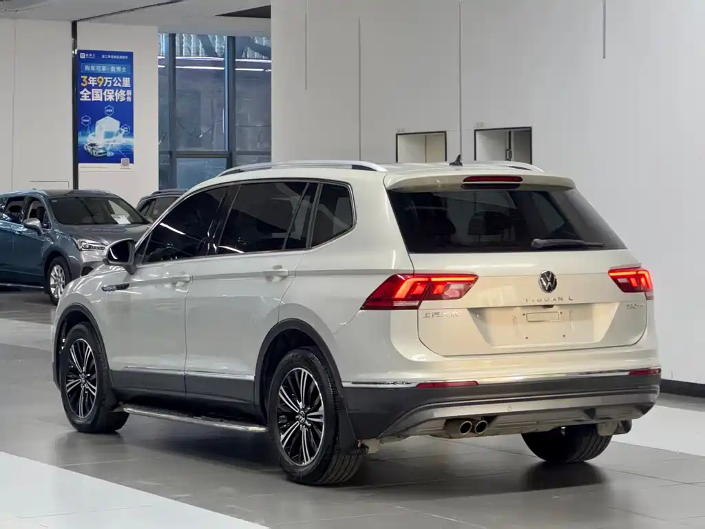 Volkswagen Tiguan L — фото 9