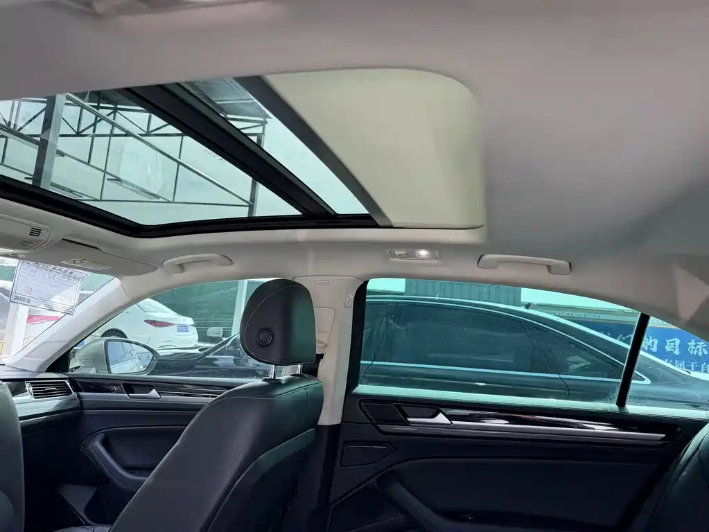 Volkswagen Phideon — фото 13
