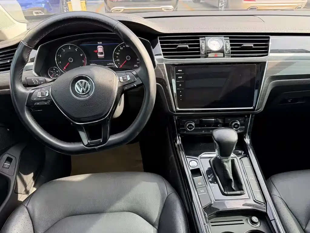 Volkswagen Phideon — фото 15