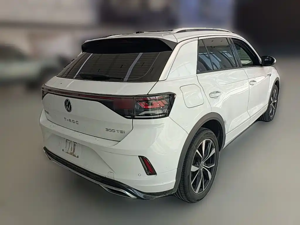 Volkswagen T-Roc — фото 10