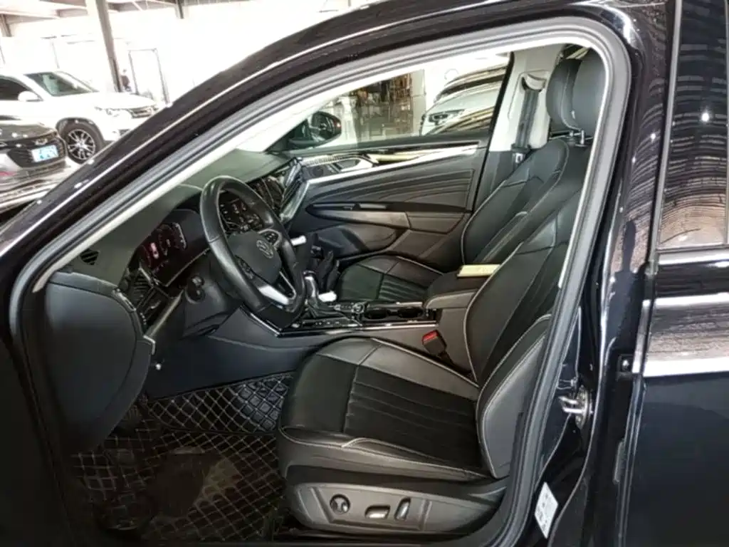 Volkswagen Passat — фото 15
