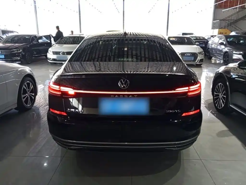 Volkswagen Passat — фото 6