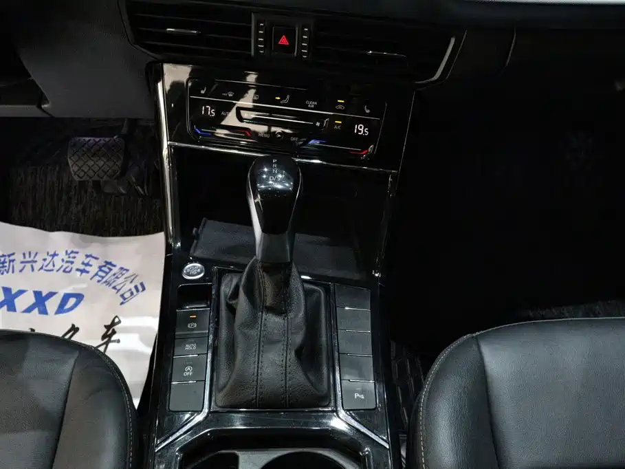 Volkswagen Passat — фото 11