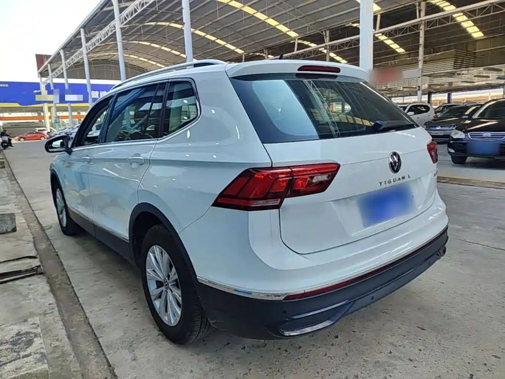 Volkswagen Tiguan L — фото 5