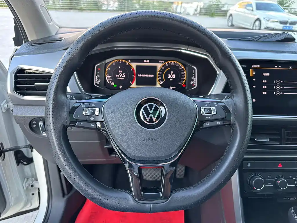 Volkswagen T-Cross — фото 14