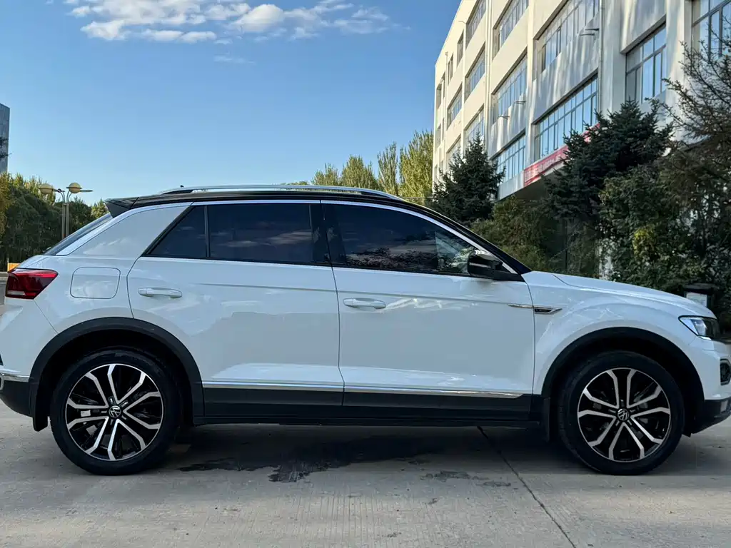 Volkswagen T-Roc — фото 4