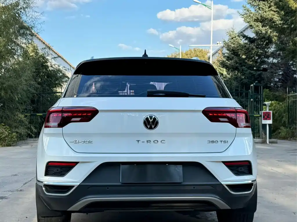 Volkswagen T-Roc — фото 6