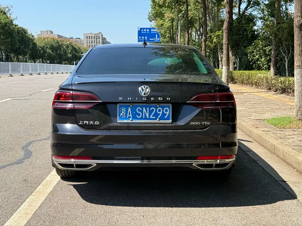 Volkswagen Phideon — фото 8