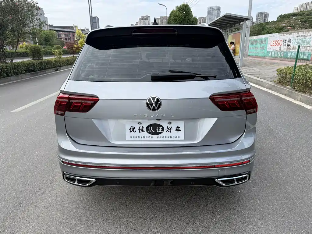 Volkswagen Tiguan L — фото 11