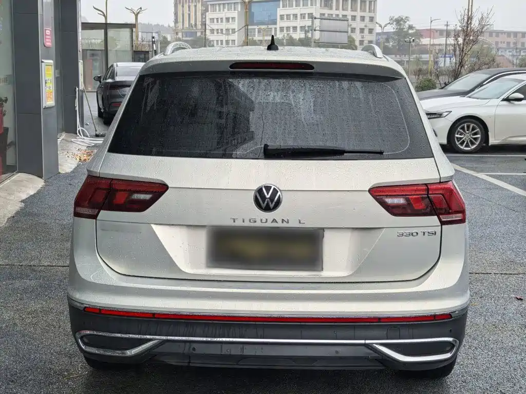 Volkswagen Tiguan L — фото 6
