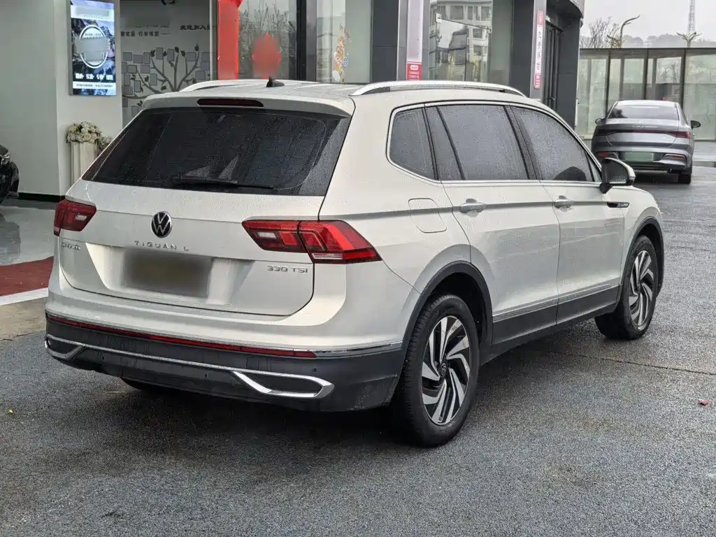 Volkswagen Tiguan L — фото 7