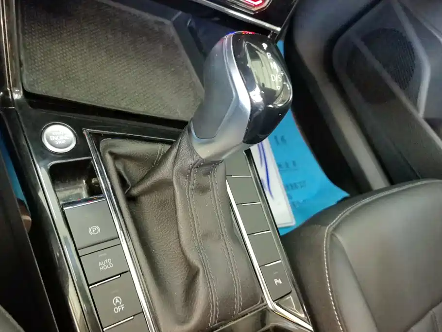 Volkswagen Passat — фото 16