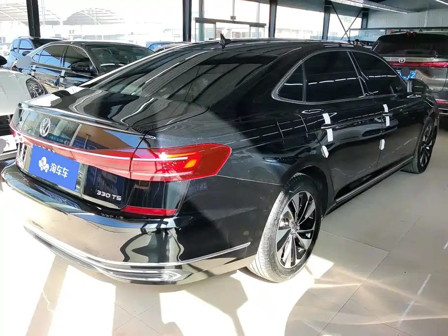 Volkswagen Passat — фото 3
