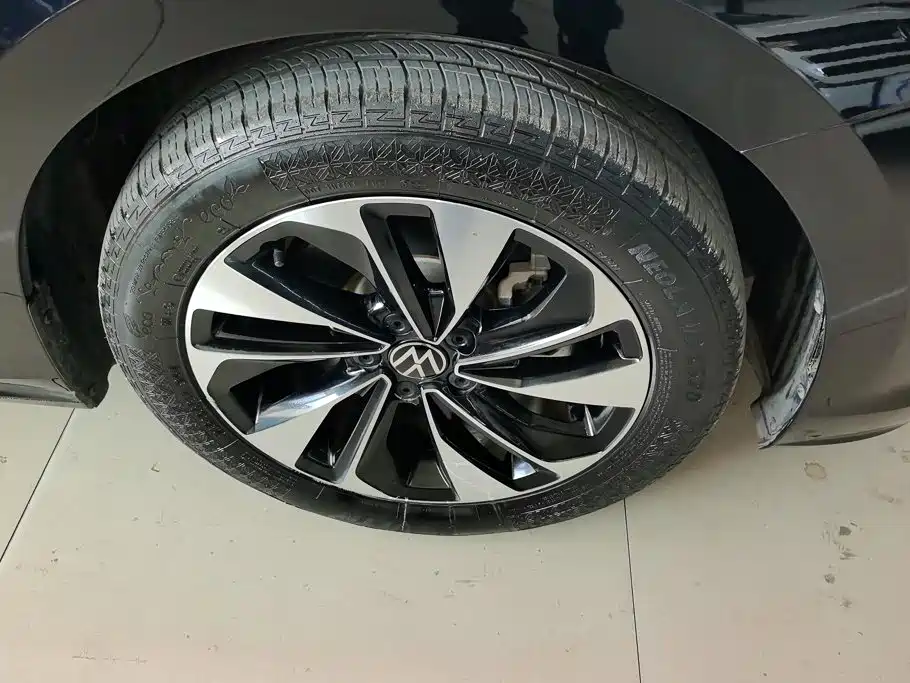 Volkswagen Passat — фото 6