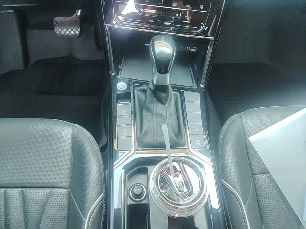 Volkswagen Passat — фото 14