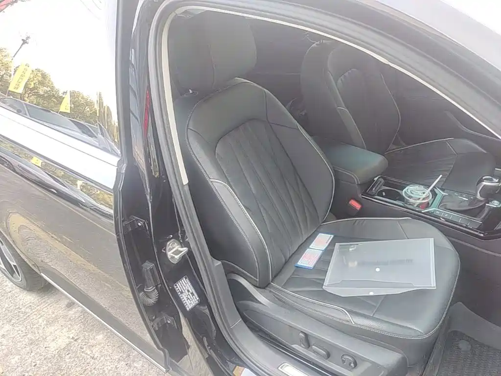 Volkswagen Passat — фото 25