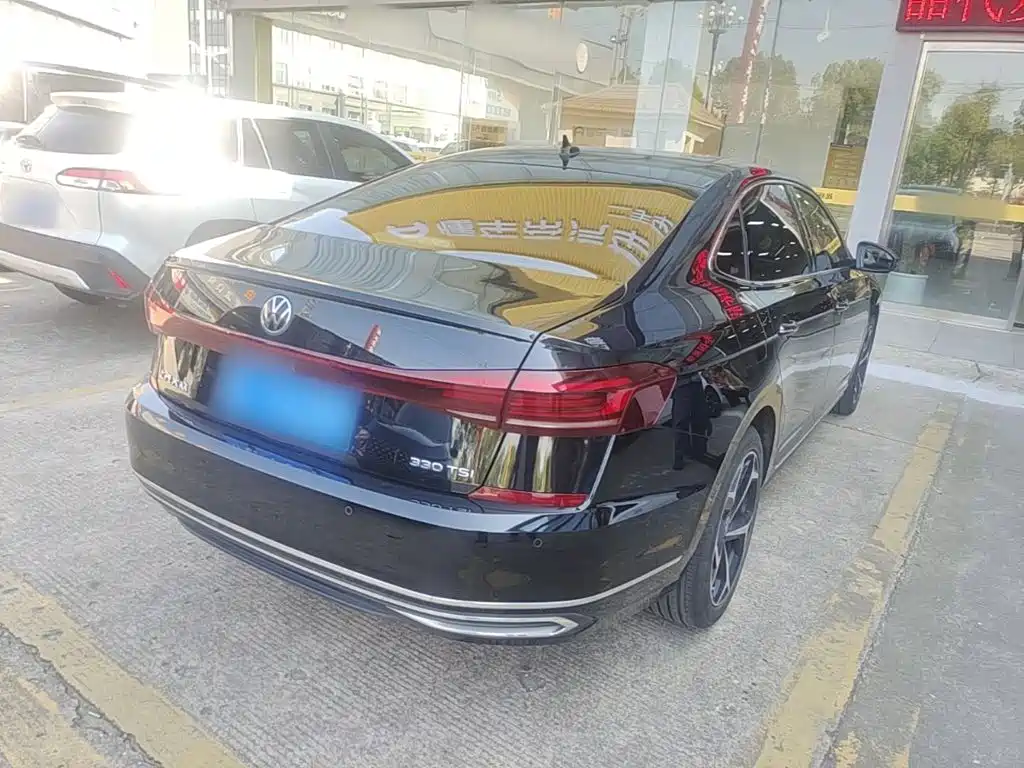 Volkswagen Passat — фото 7