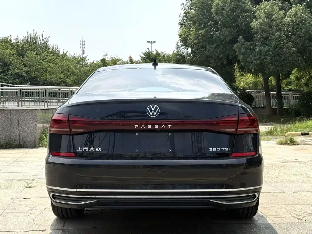 Volkswagen Passat — фото 5