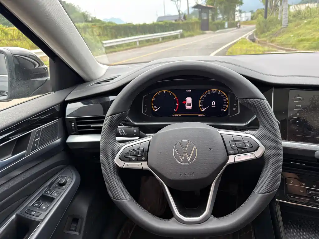 Volkswagen Passat — фото 11