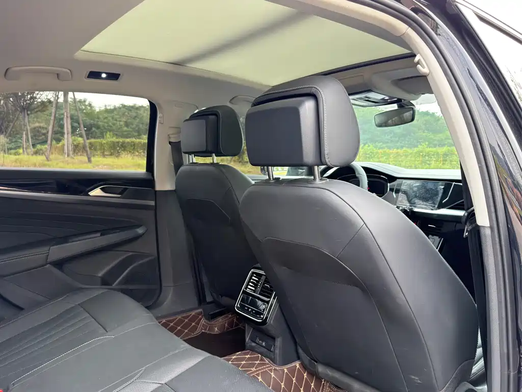 Volkswagen Passat — фото 14