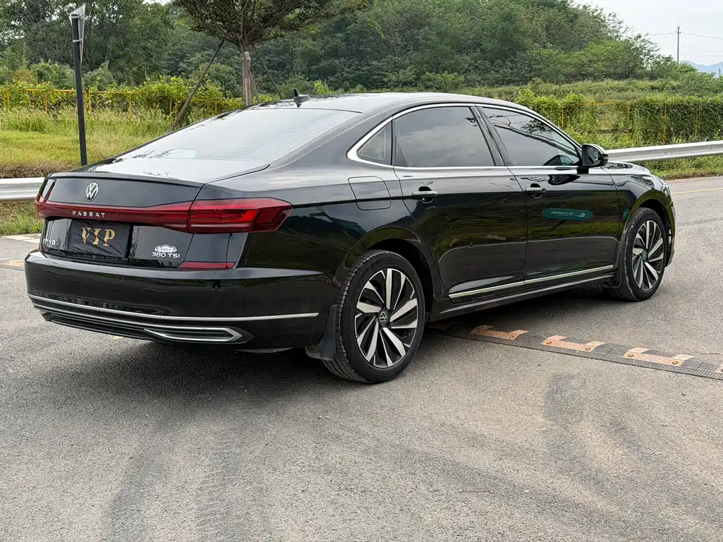 Volkswagen Passat — фото 3