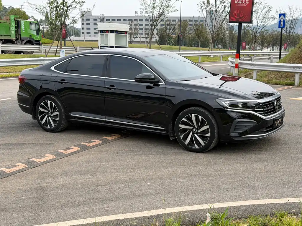 Volkswagen Passat — фото 5