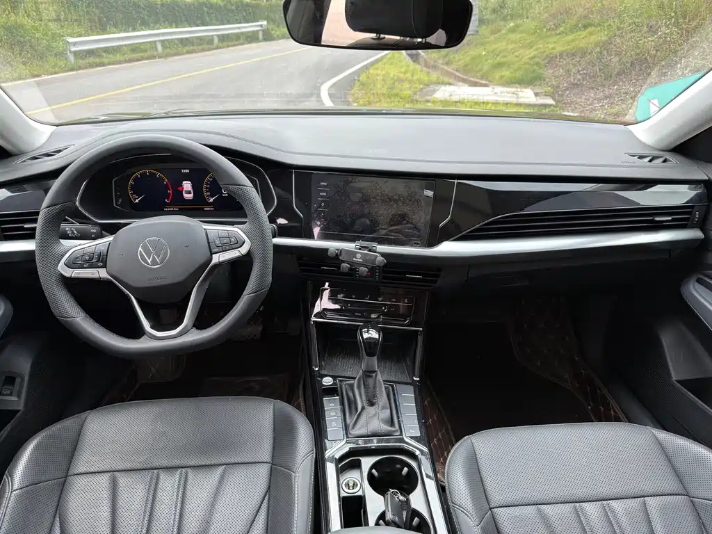 Volkswagen Passat — фото 10
