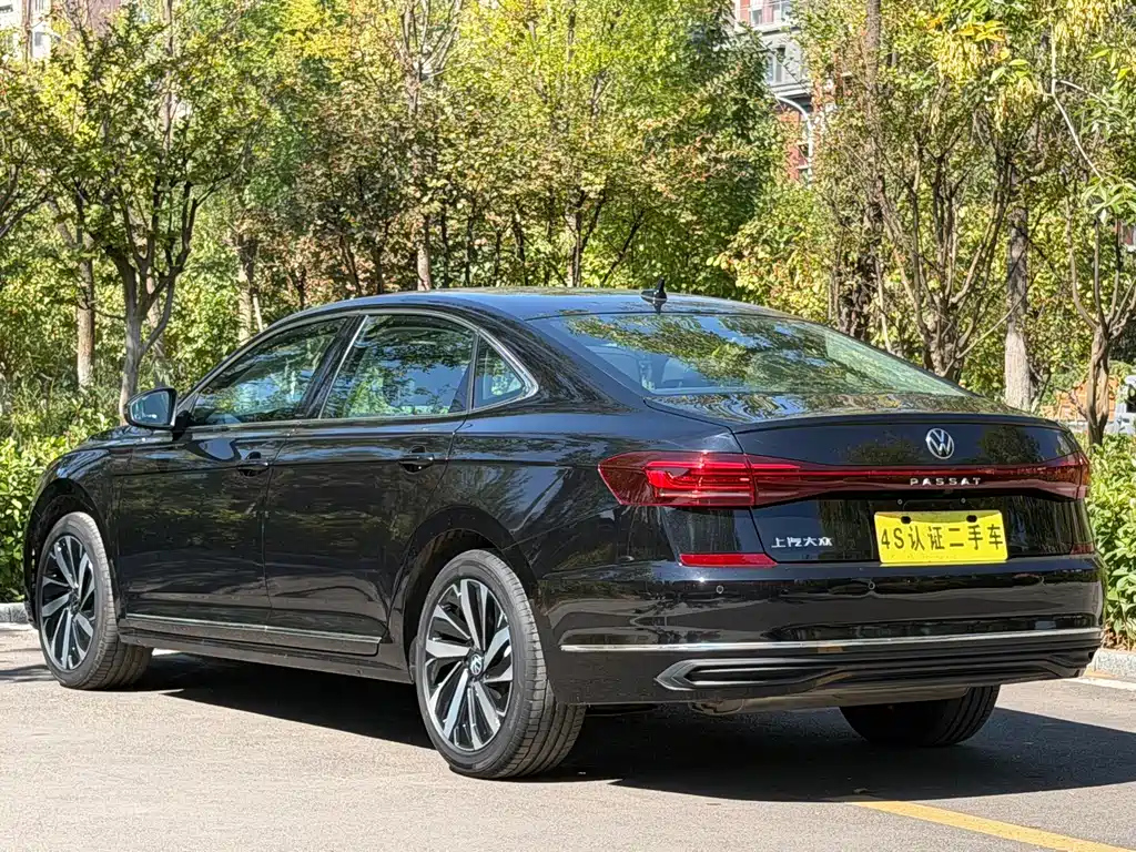 Volkswagen Passat — фото 20