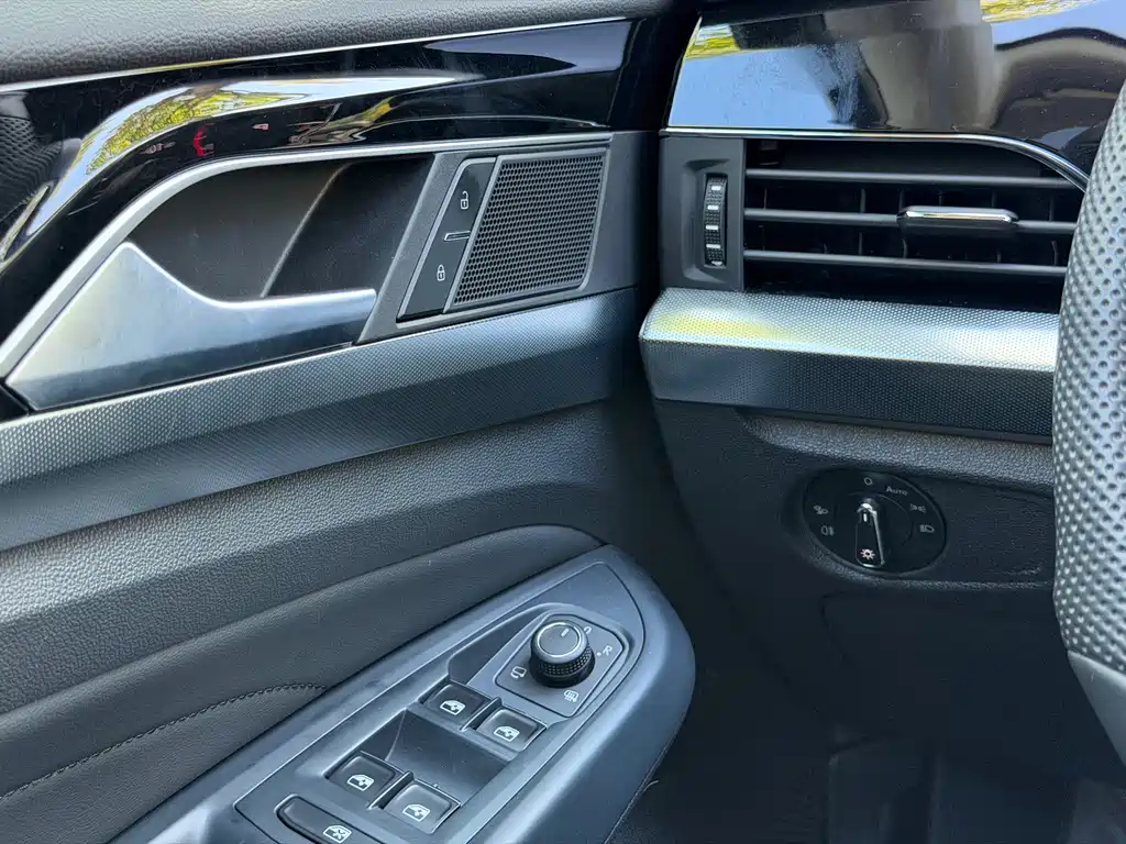 Volkswagen Passat — фото 7