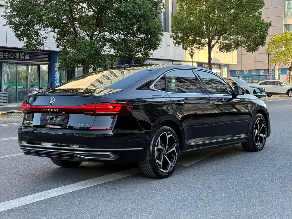 Volkswagen Passat — фото 4