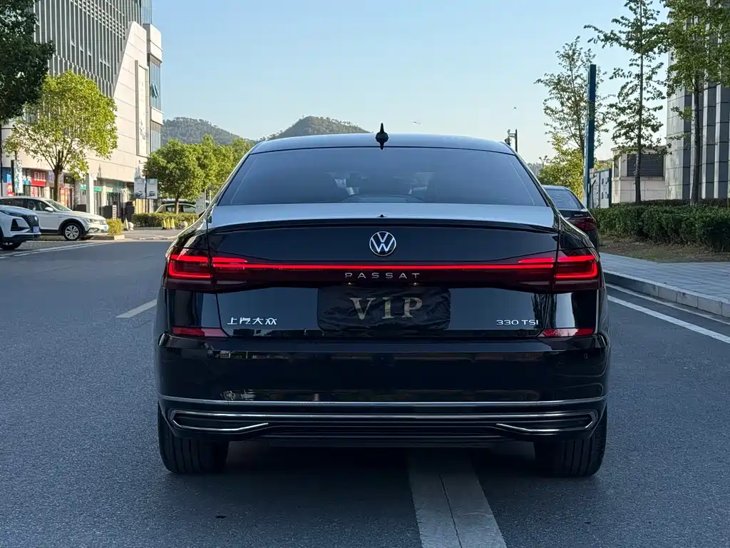 Volkswagen Passat — фото 5
