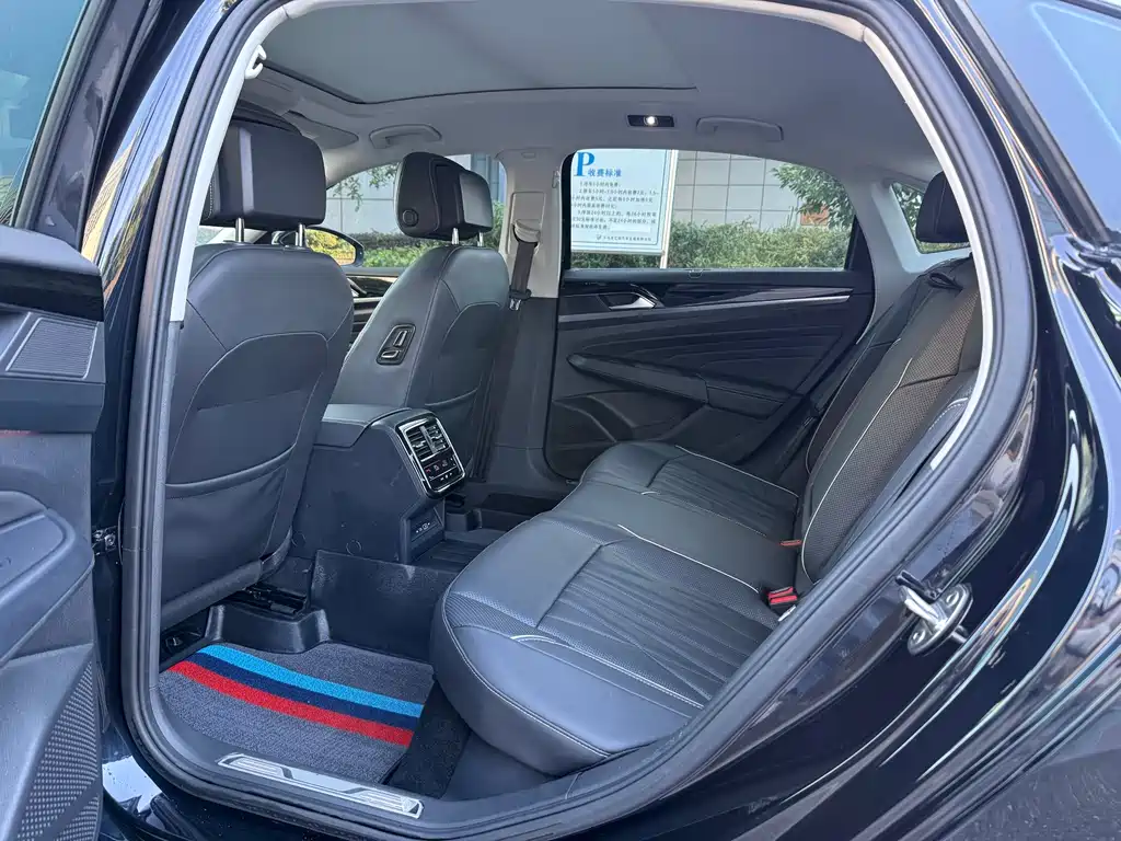 Volkswagen Passat — фото 9
