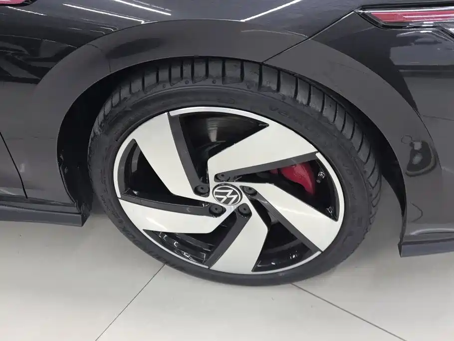Volkswagen Golf GTI — фото 6