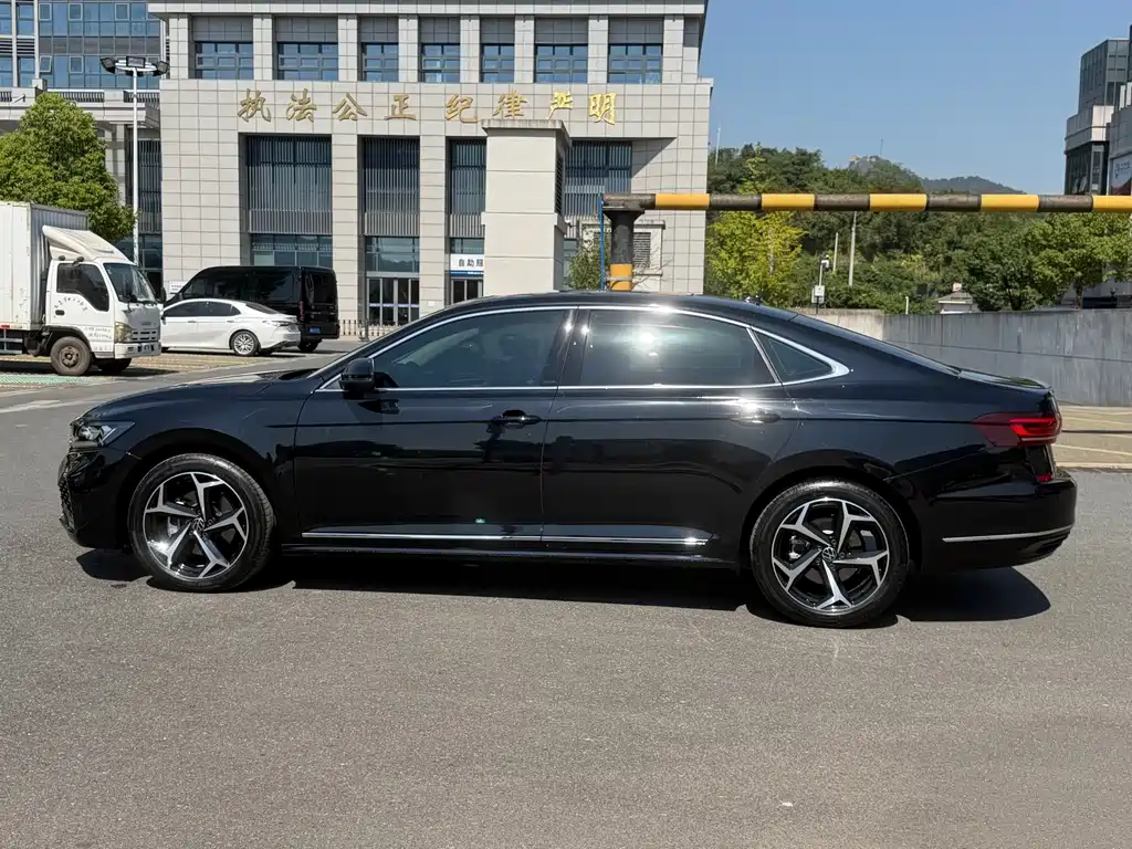 Volkswagen Passat — фото 5