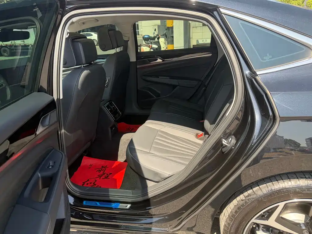 Volkswagen Passat — фото 7
