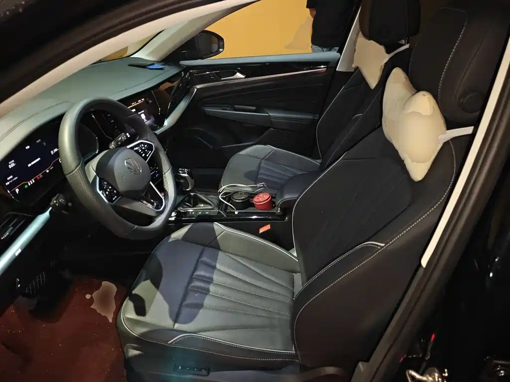 Volkswagen Passat — фото 11