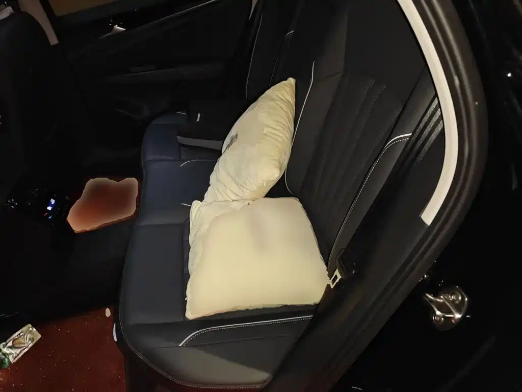 Volkswagen Passat — фото 13