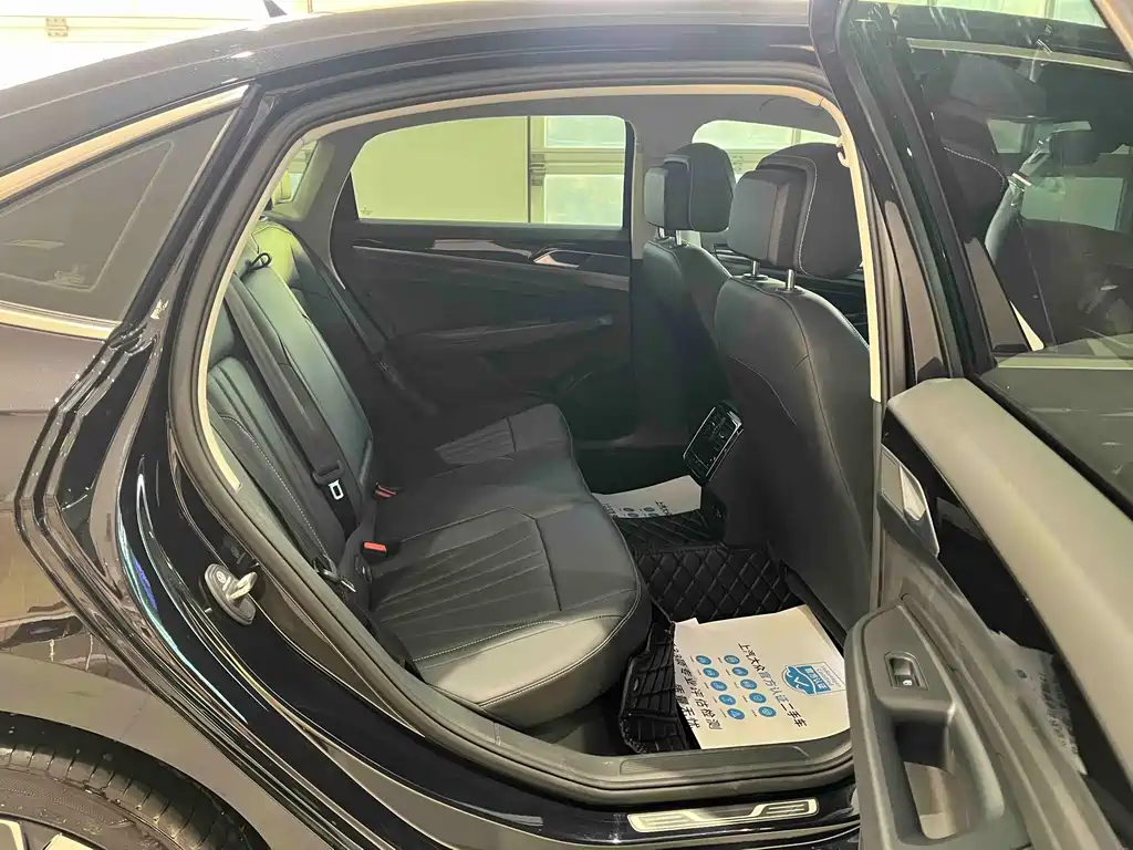 Volkswagen Passat — фото 11