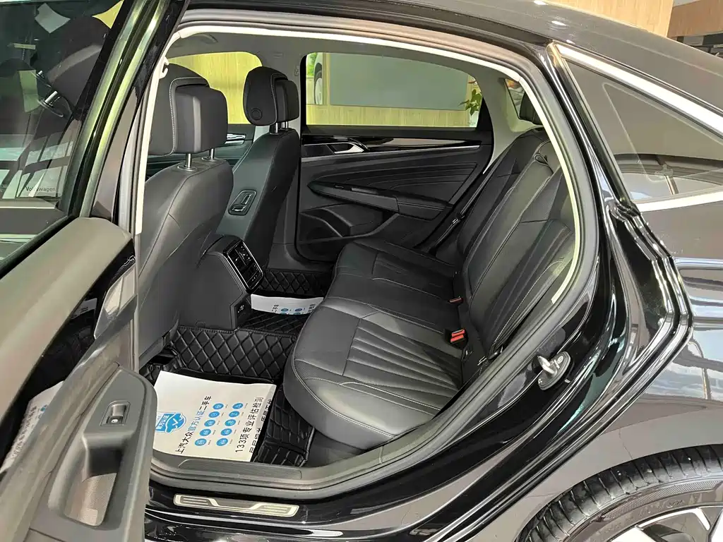 Volkswagen Passat — фото 7
