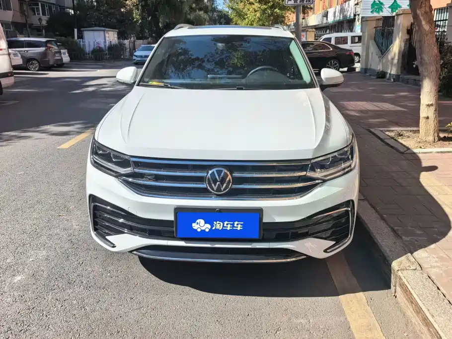 Volkswagen Tiguan L — фото 2