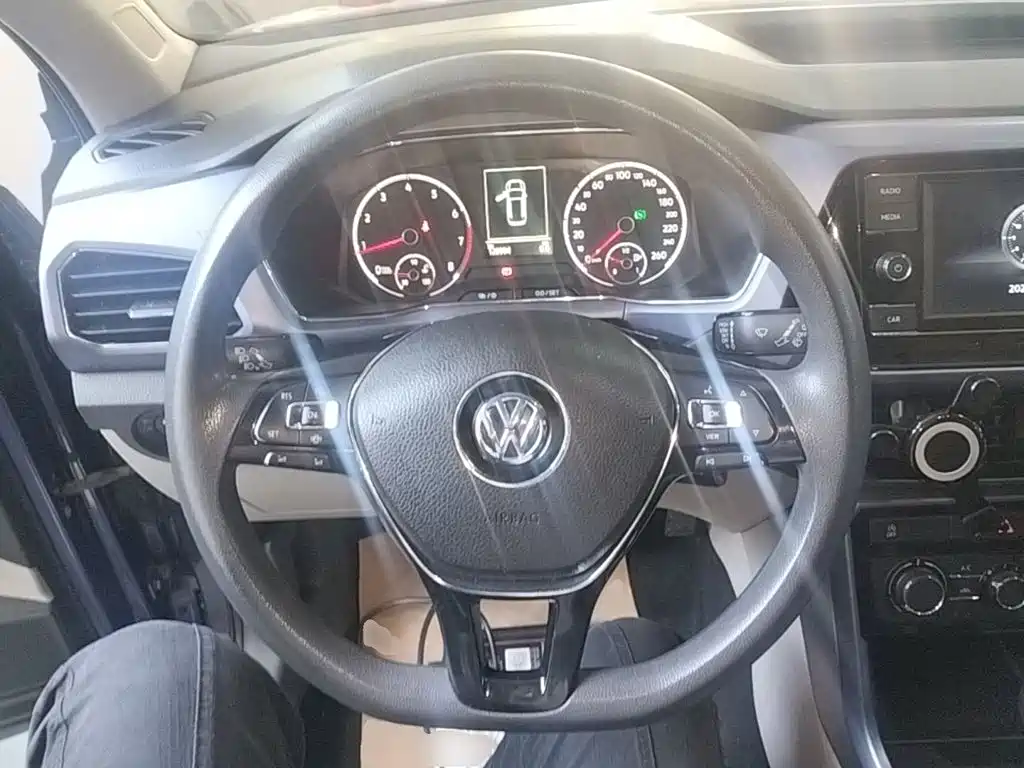 Volkswagen T-Cross — фото 11