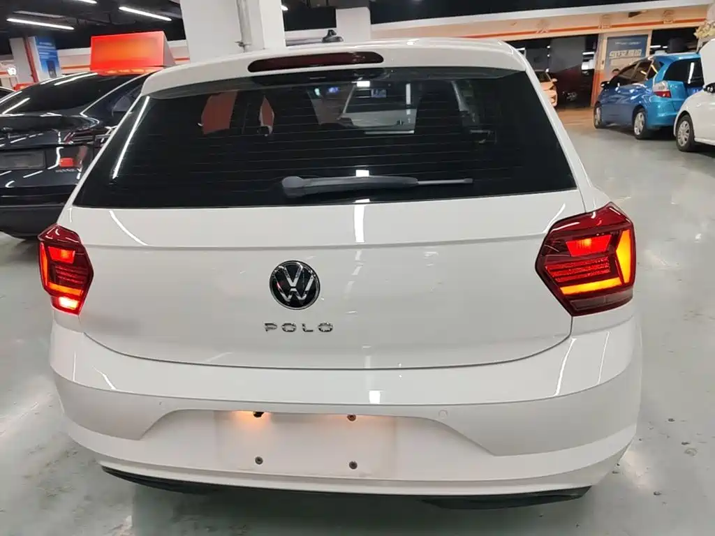 Volkswagen Polo — фото 6