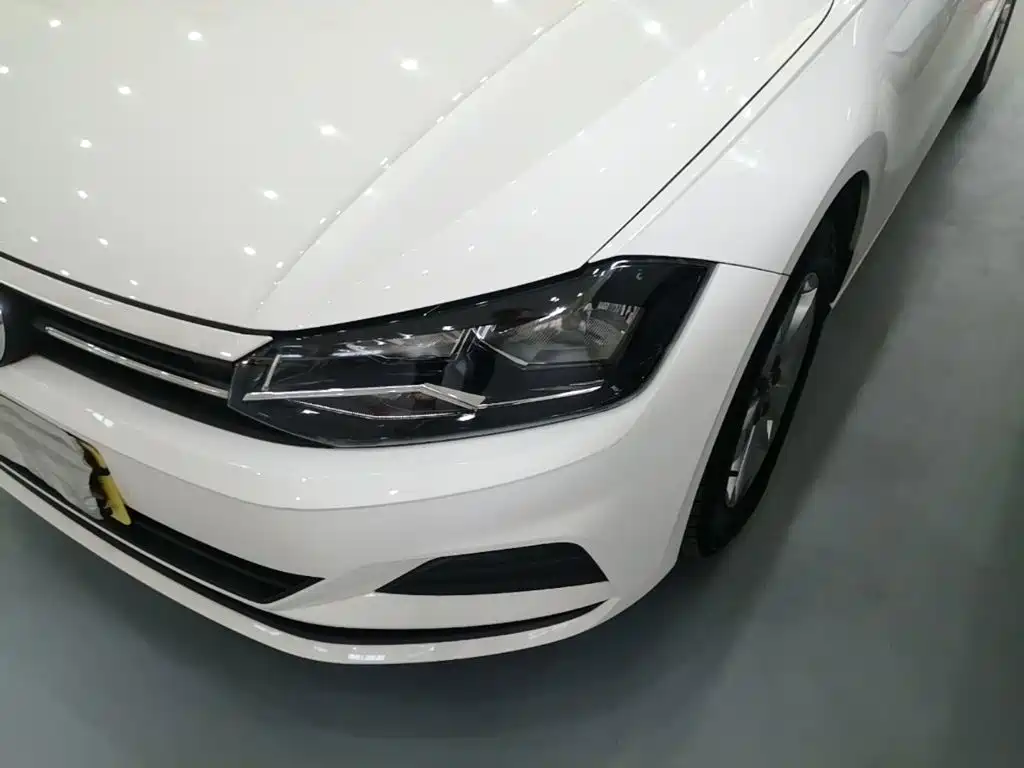 Volkswagen Polo — фото 24