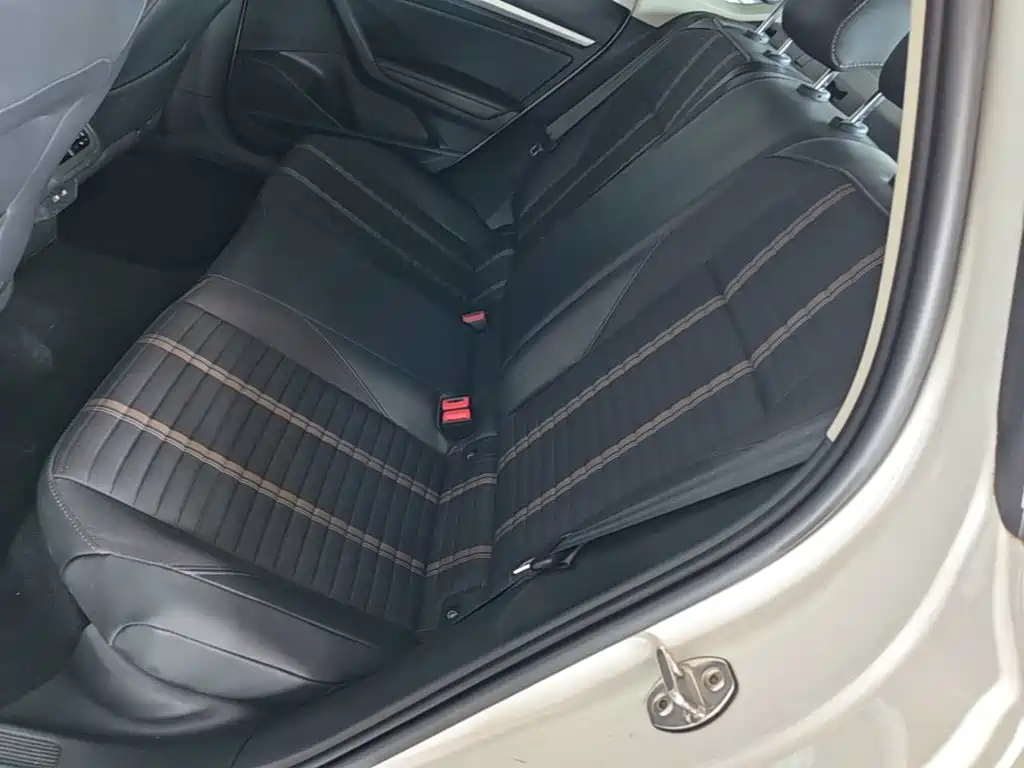 Volkswagen Lavida — фото 17