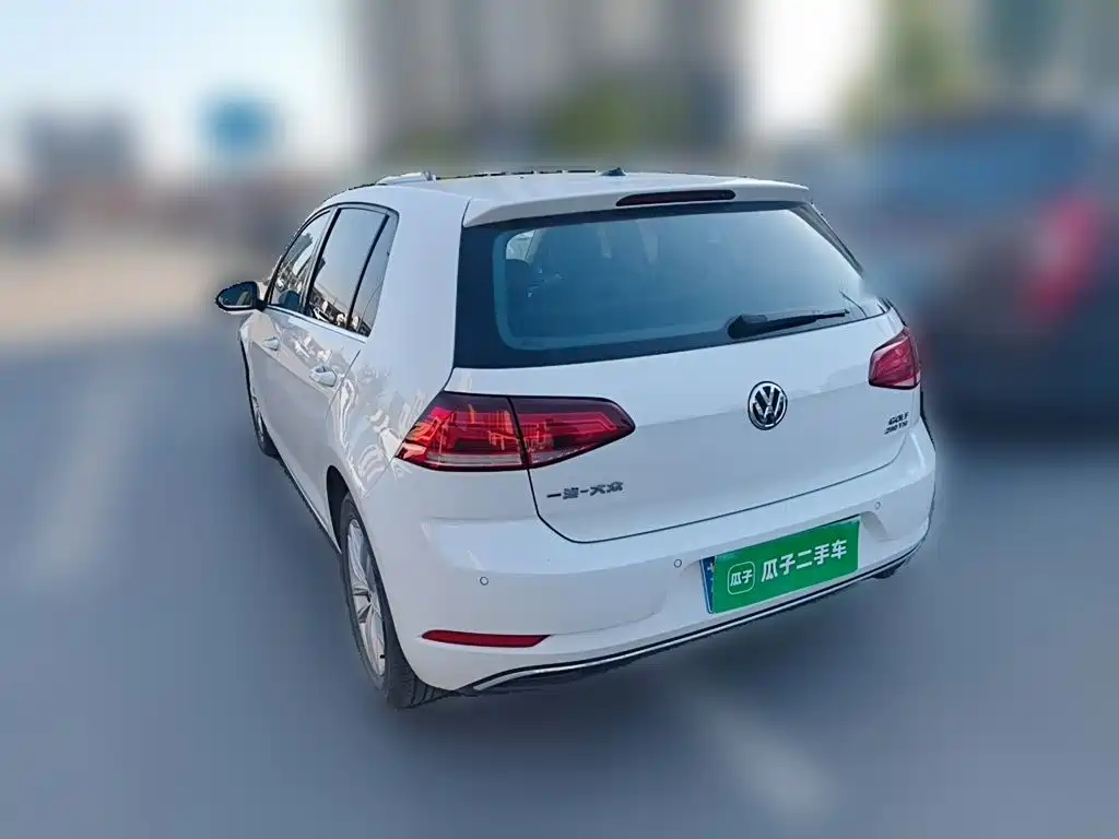 Volkswagen Golf — фото 6