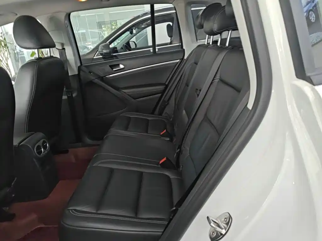 Volkswagen Tiguan — фото 17